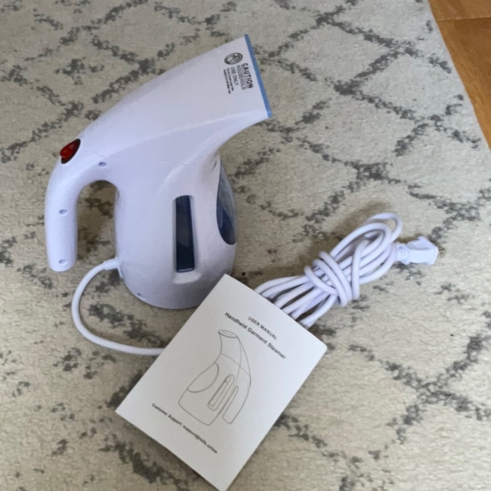 NWOB Hilife Steamer for Clothes. Portable, Handheld. 240ml, 700W.